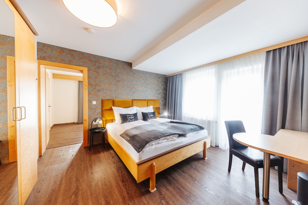 Junior Suite, 2 Bedrooms, Balcony, Mountain View photo 2