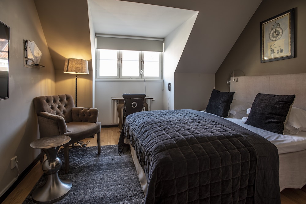 Standard Room, 2 Twin Beds, Non Smoking - Photo 12