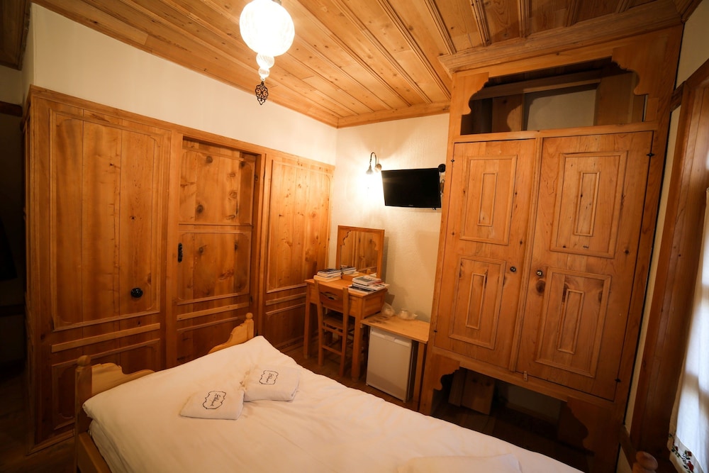 Traditional Twin Room, 2 Twin Beds photo 3