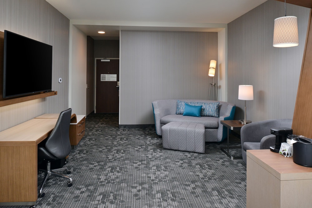 Room, 2 Queen Beds (Hearing Accessible) - Photo 8