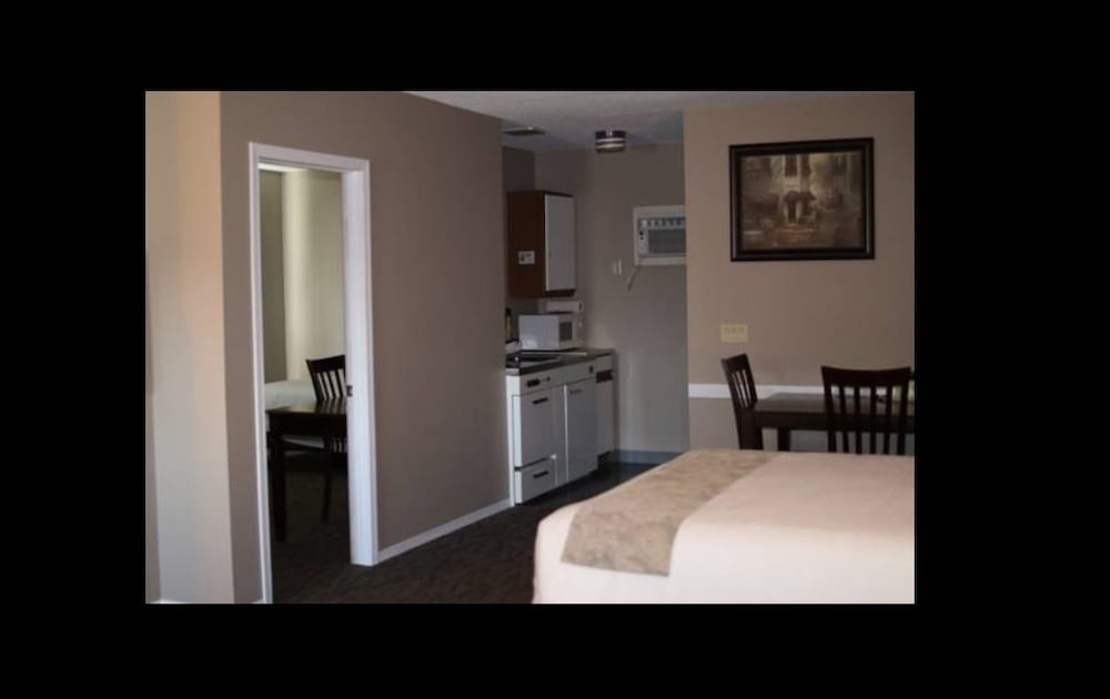Family Room, 2 Queen Beds photo 2