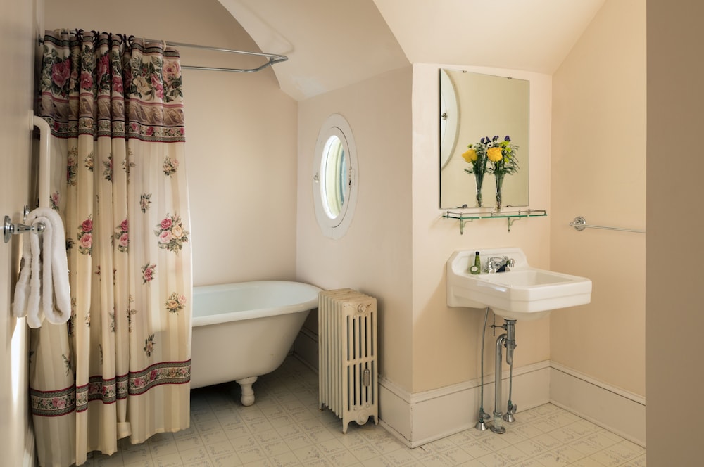 Room, Private Bathroom (Room 5) photo 2