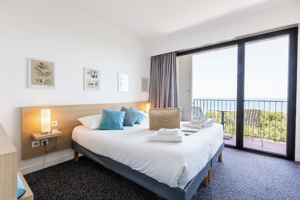 Room, Balcony, Sea View - Photo 1