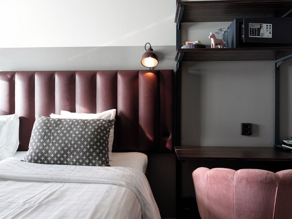 Double Room (Small) - Photo 3