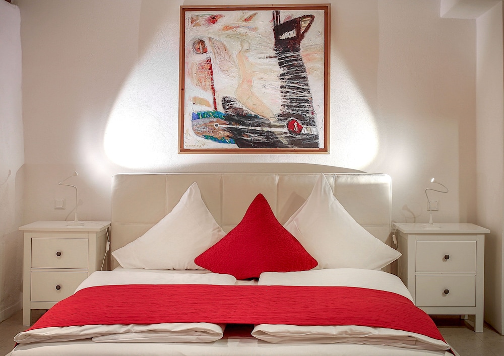 Romantic Studio Suite photo 2