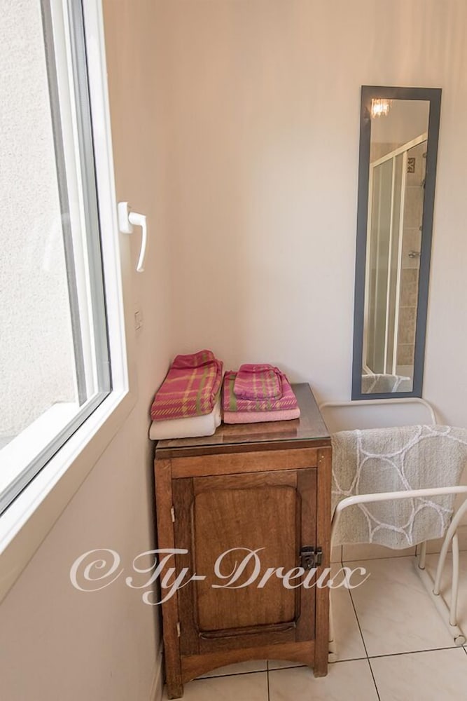 Double Room - Photo 5