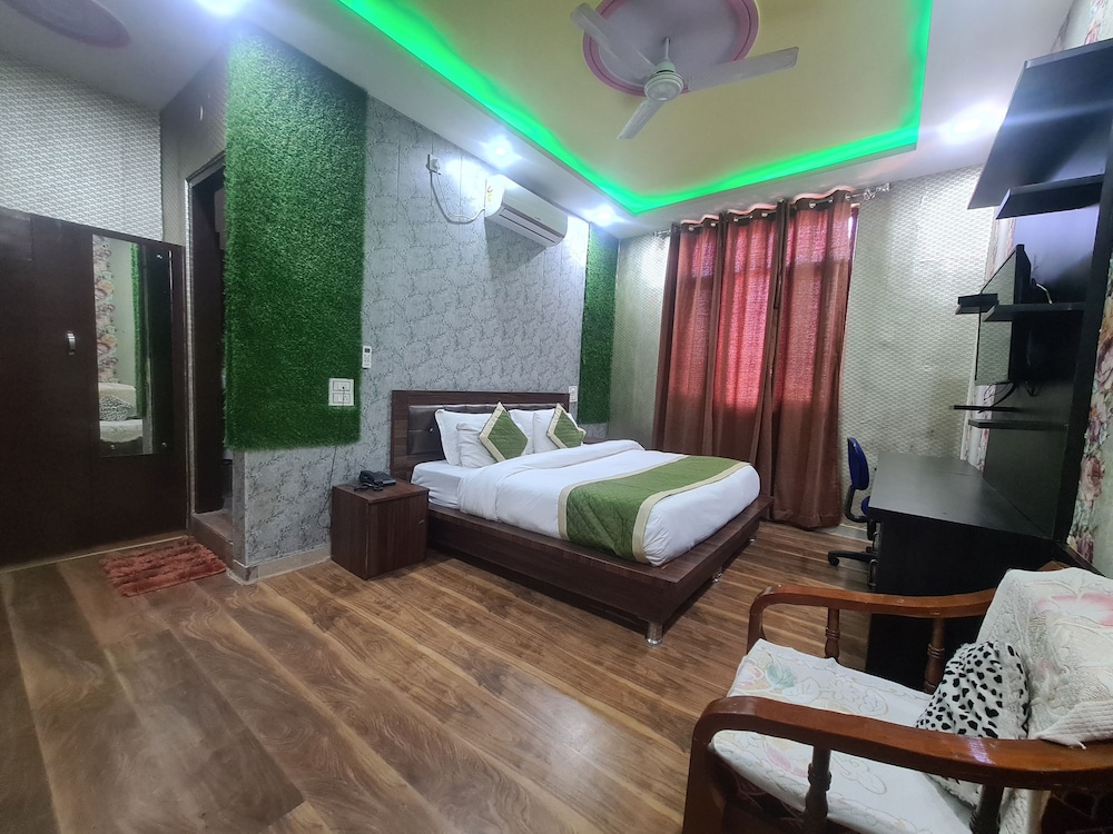 Deluxe Double Room, 1 Double Bed, Non Smoking photo 1