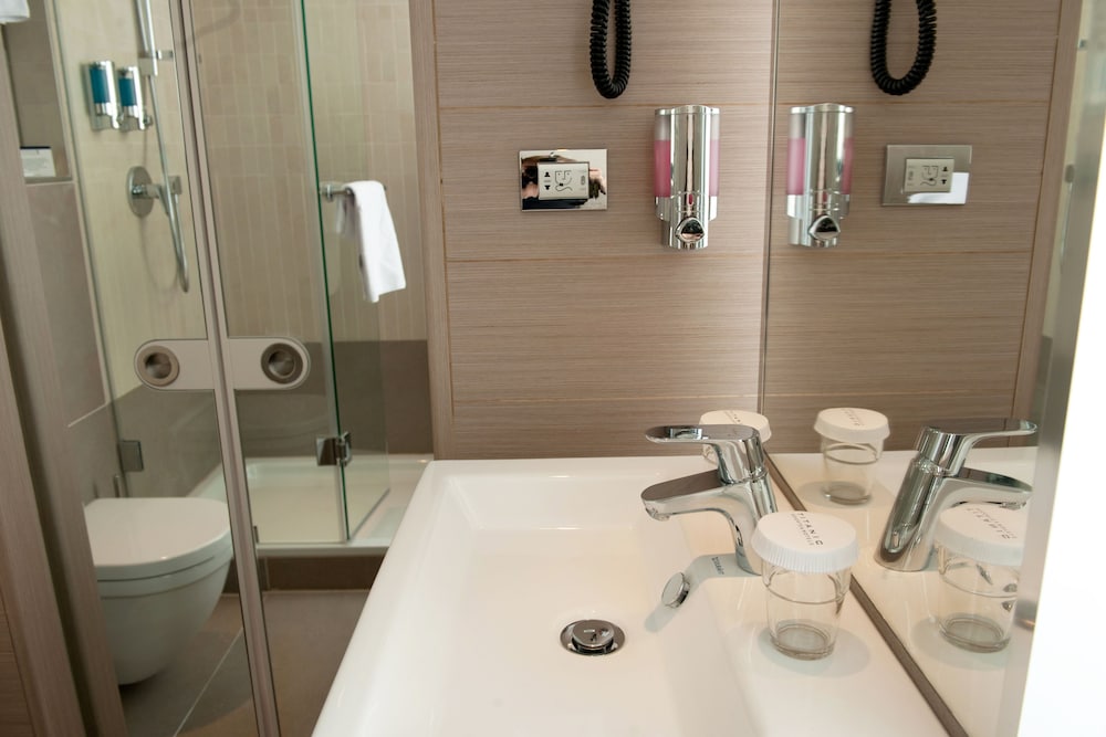Business Twin Room - Photo 4