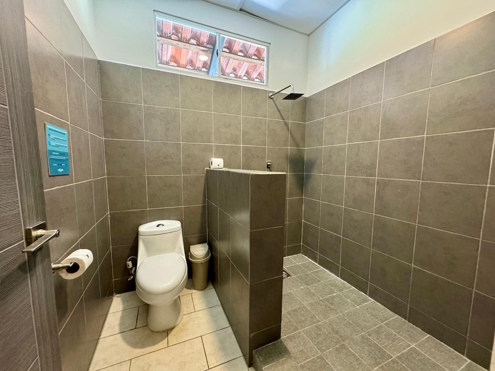 Deluxe Double Room, 2 Queen Beds, Private Bathroom, Beach View photo 3