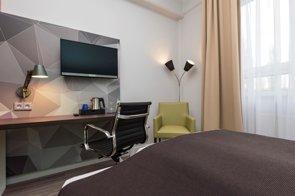 Standard Room, 1 Queen Bed