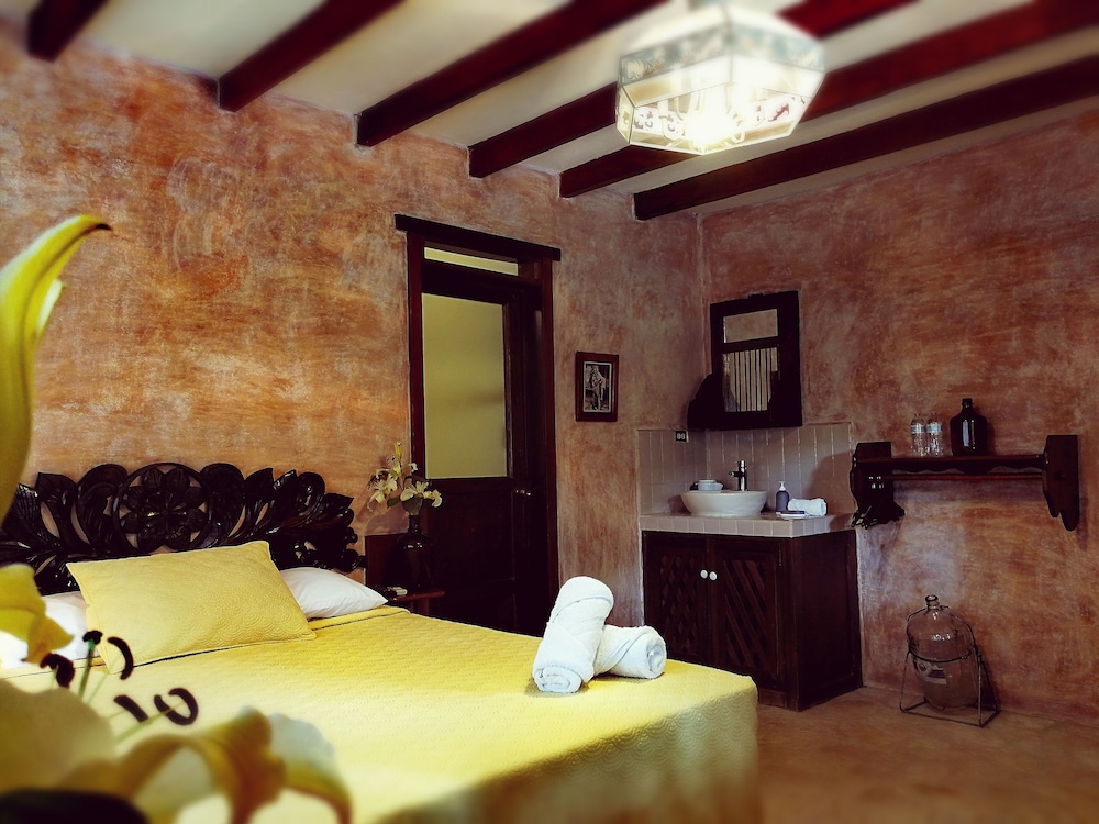 Honeymoon Double Room, 1 Queen Bed photo 1