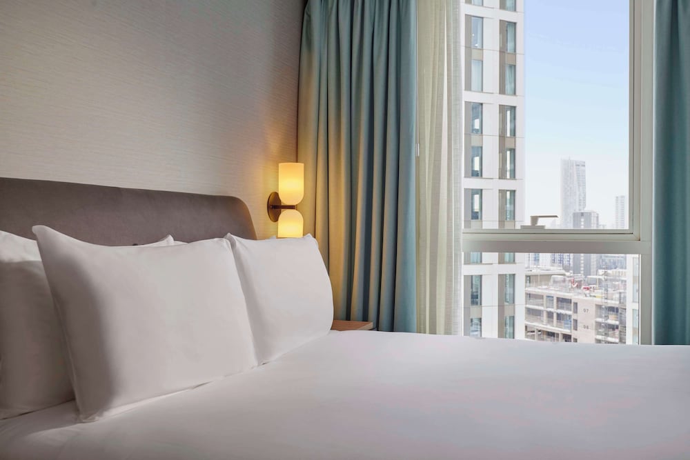Suite, 1 King Bed with Sofa bed, Park View photo 2