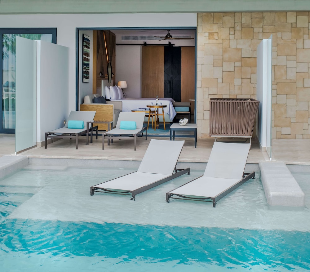 Suite Junior con salida directa parcial al mar