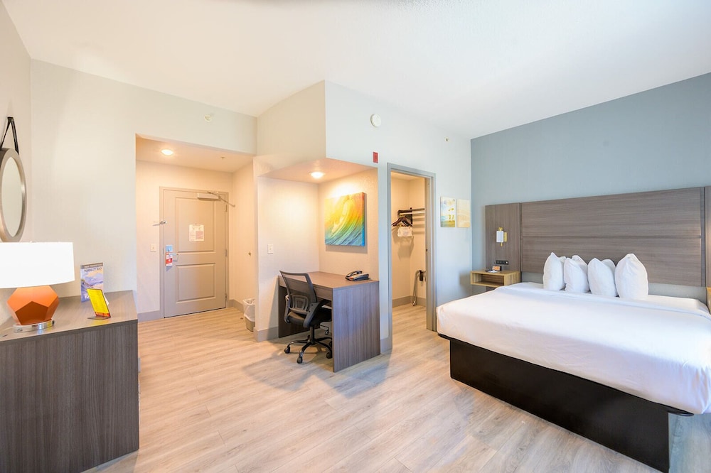 Studio Suite, 1 Queen Bed, Non Smoking - Photo 1