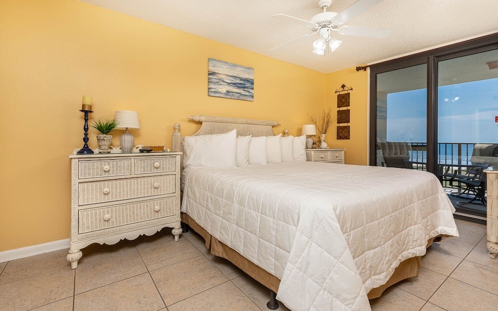 Condo, 2 Bedrooms