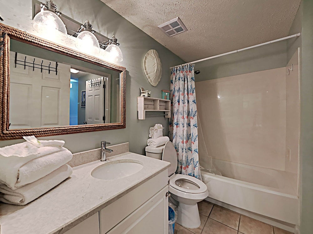 Condo, Multiple Beds, Balcony, Ocean View (#704 - No Pets) photo 3