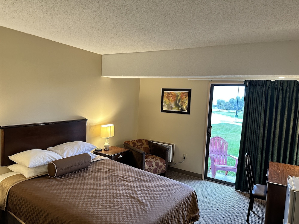 Spruce Suite Double Queen Bed, Balcony photo 1