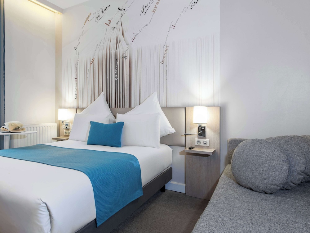 Privilege, Room, 1 Queen Bed with Sofa bed thumbnail 5