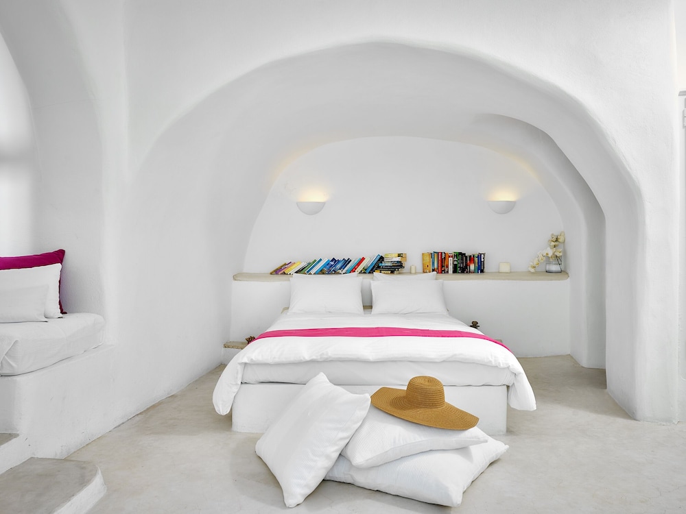 Superior Double Room, Pool View - Photo 7
