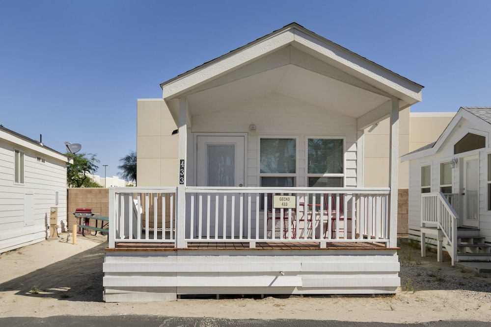 Cottage, 2 Bedrooms, Non Smoking (Linens Included, Pets OK) photo 2