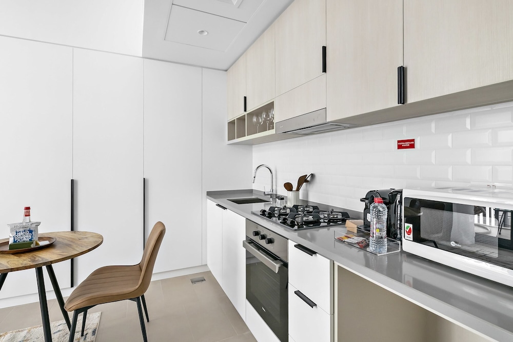 Belgravia Heights 209 photo 2