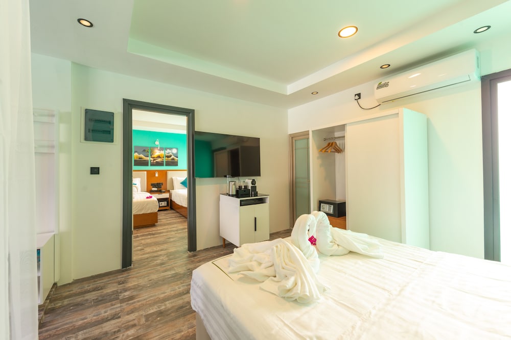 Family Suite, 2 Bedrooms, Jetted Tub, Ocean View photo 2