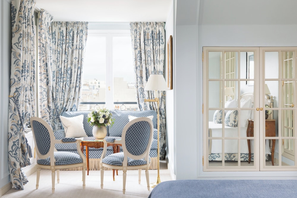 Junior Suite with Balcony photo 3