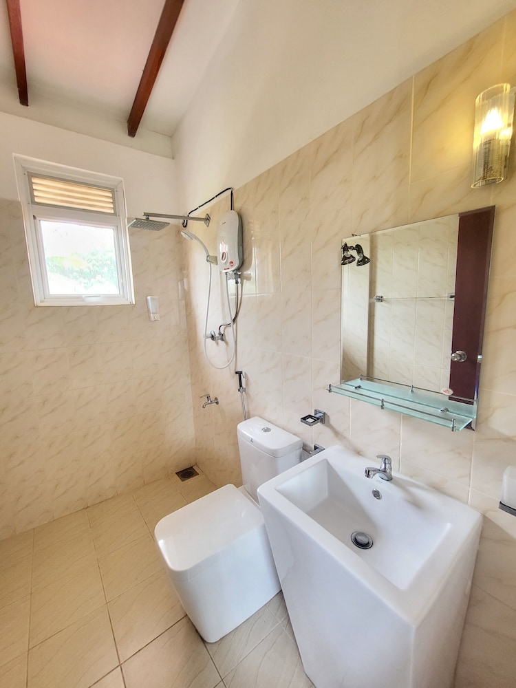 Standard Double Room - Photo 5