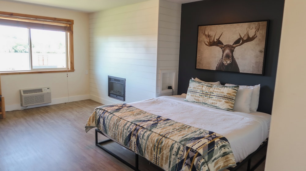 Grand Room, 1 King Bed photo 3