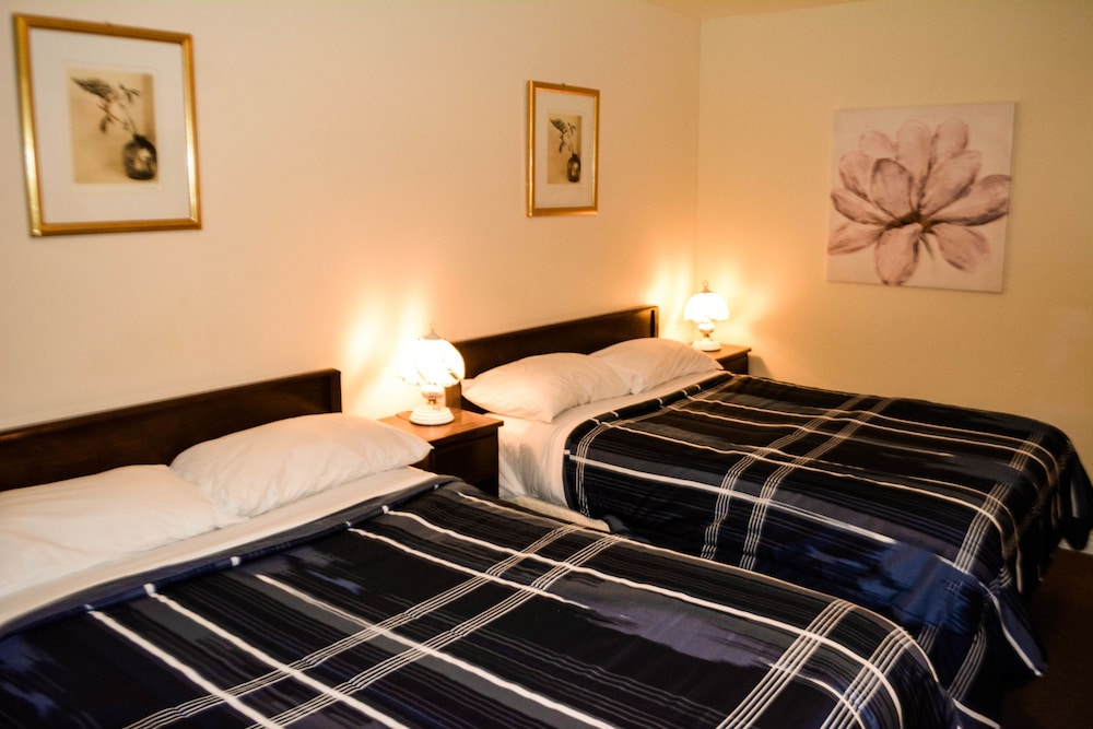 Deluxe Room, 2 Double Beds, Non Smoking, Courtyard View
