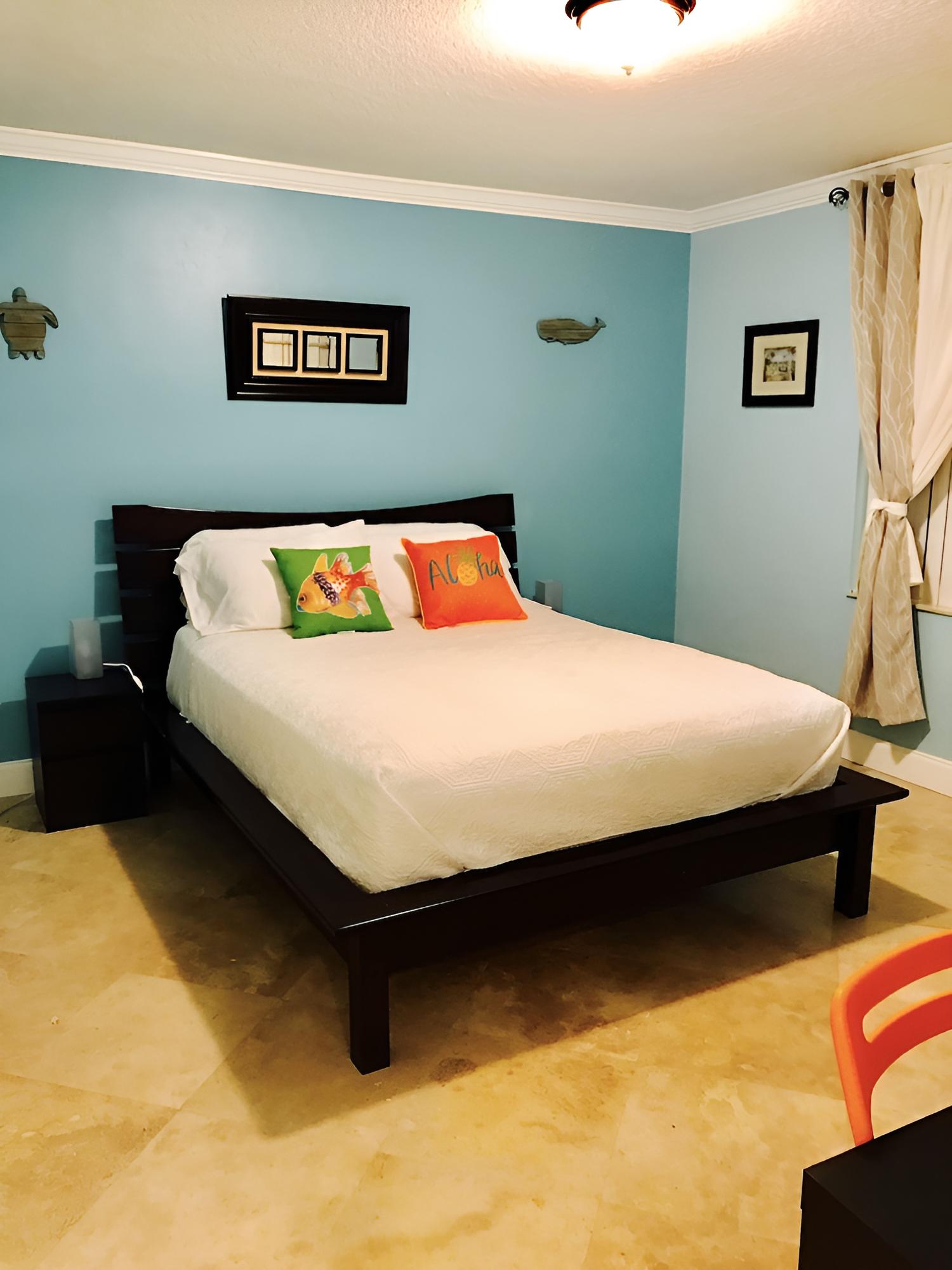 Deluxe Room, 1 Queen Bed, Accessible photo 1