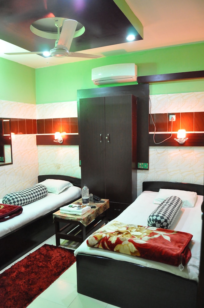 Standard Twin Room photo 2