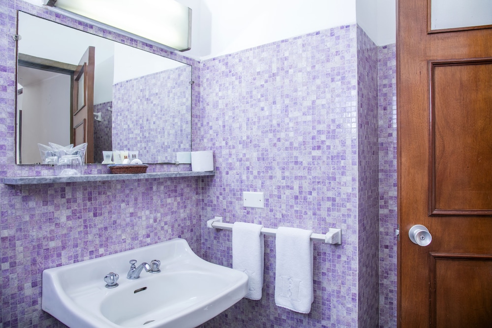 Double or Twin Room - Photo 2