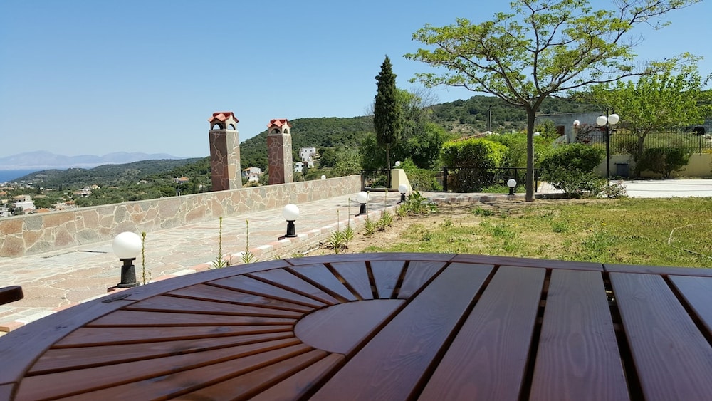 Villa Politimi at Aegina, Billede 2