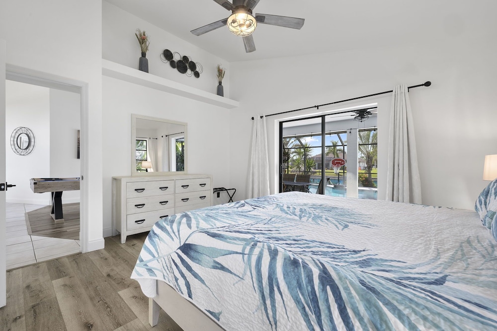 House, Multiple Beds, Pool Access, Pool View