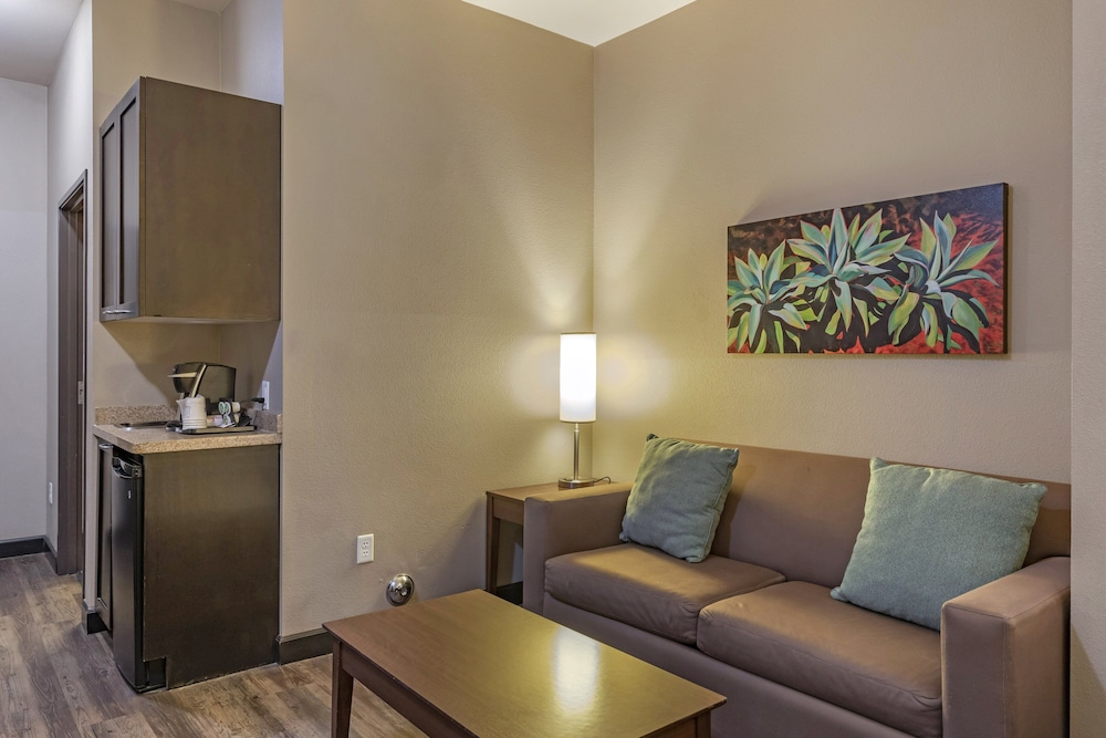 Suite, Multiple Beds photo 3