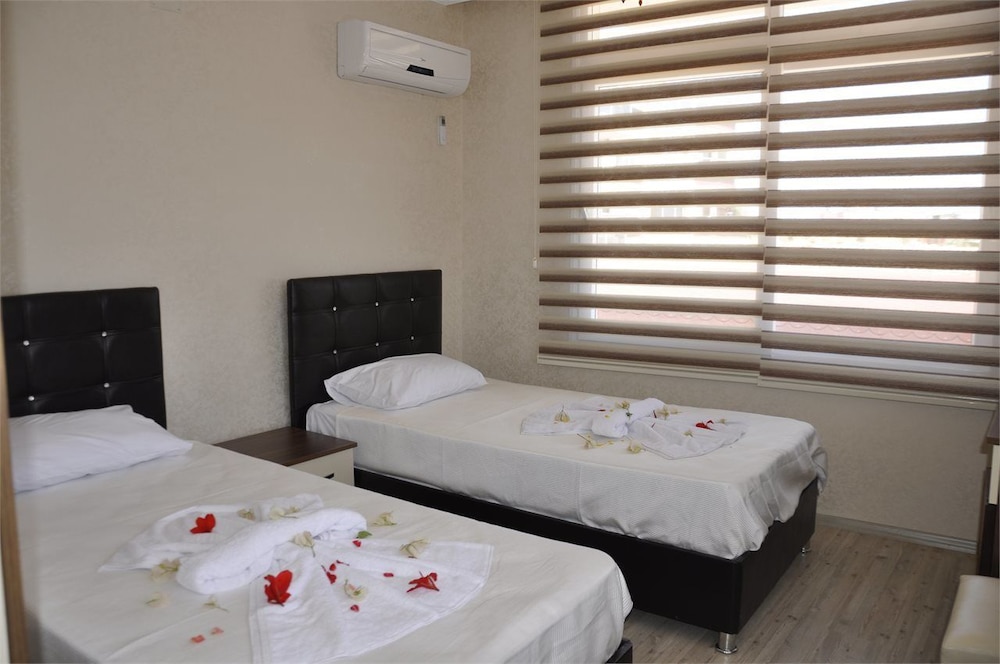Economy Double Or Twin Room, Garden View photo 2