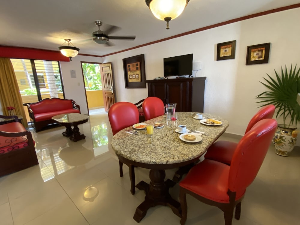 Suite - Photo 7