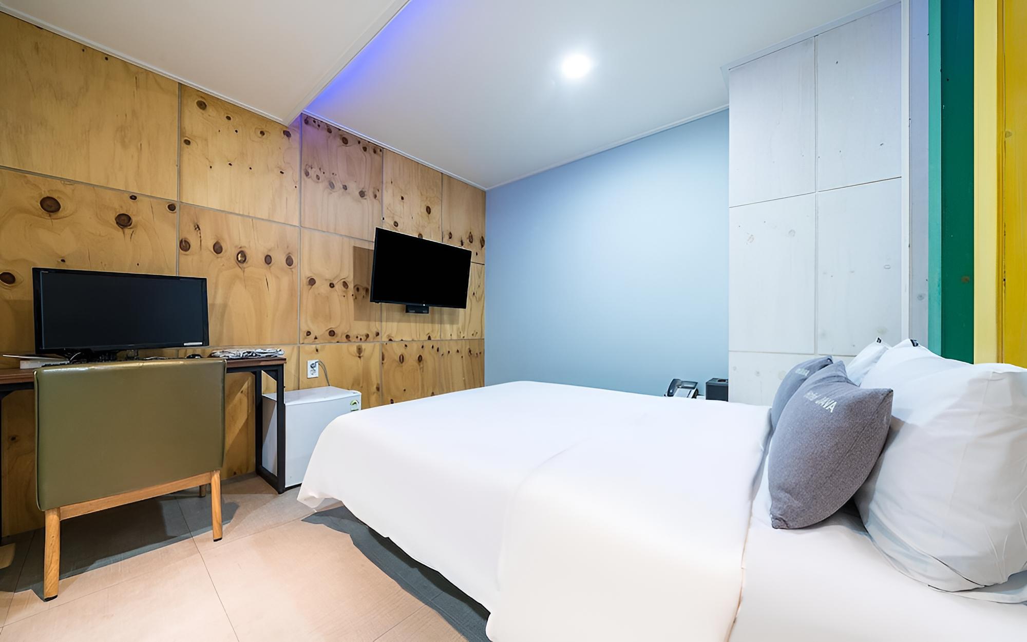 Room (Premium (1 double + styler Netflix av) photo 3