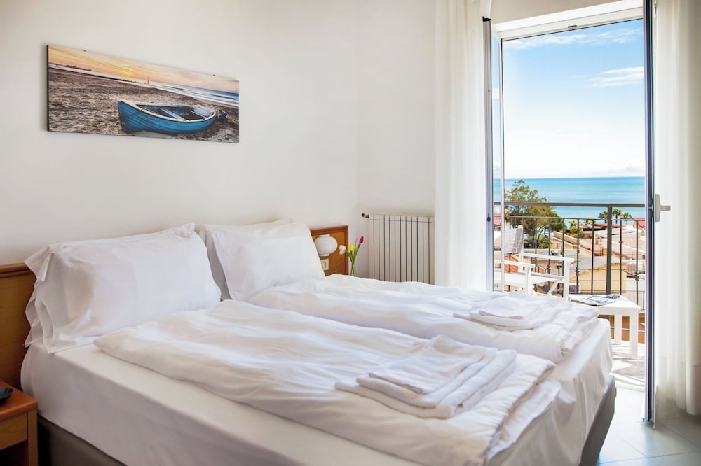 Superior Double Room - Photo 2