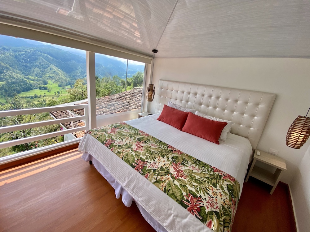 Superior Double Room, Mountain View (Bosque de Niebla) photo 2