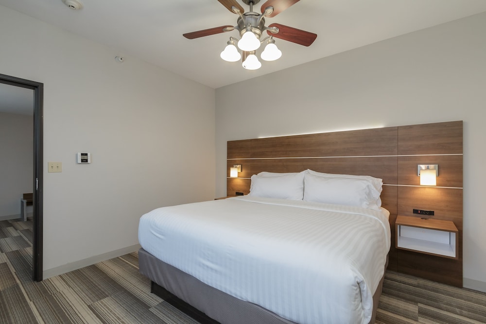 Suite, Multiple Beds - Photo 5