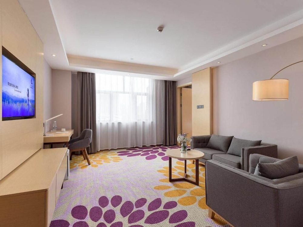 Luxury Suite, City View photo 2