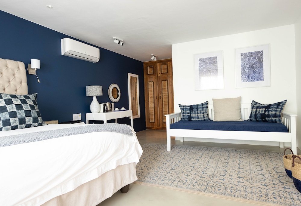 Superior Triple Room photo 2