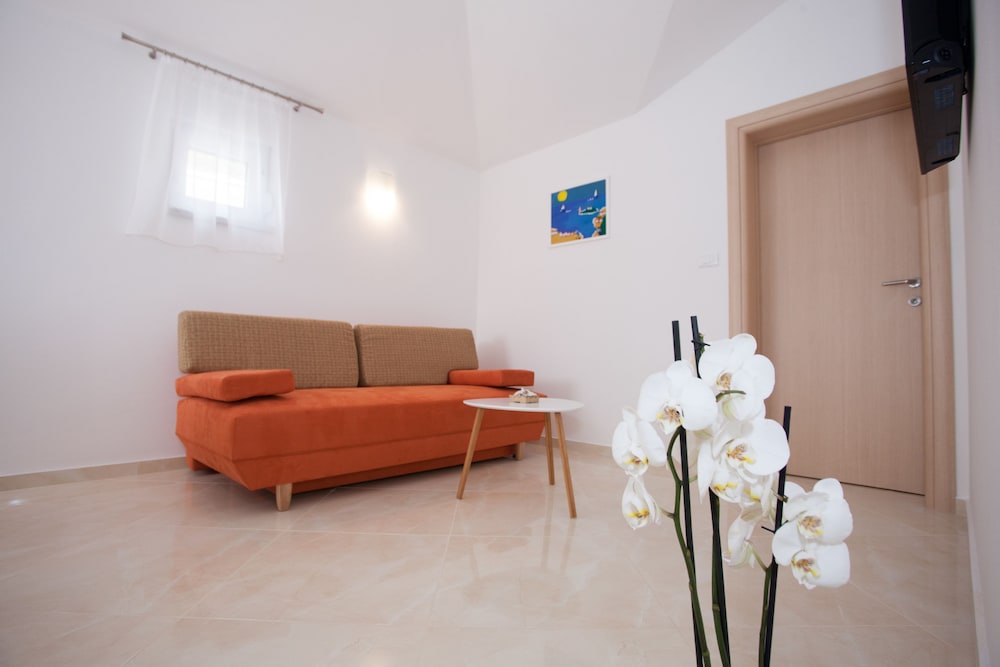 Deluxe Apartment, Balcony, Sea View (Orange) photo 1