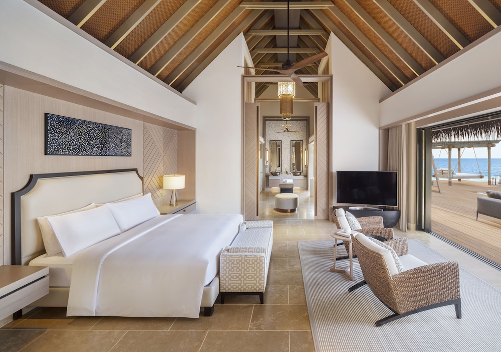 King Reef Villa With Pool