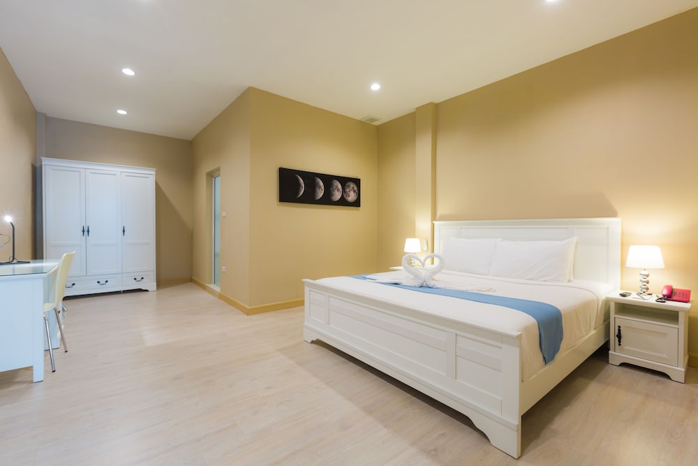 Suite, Pool View photo 2