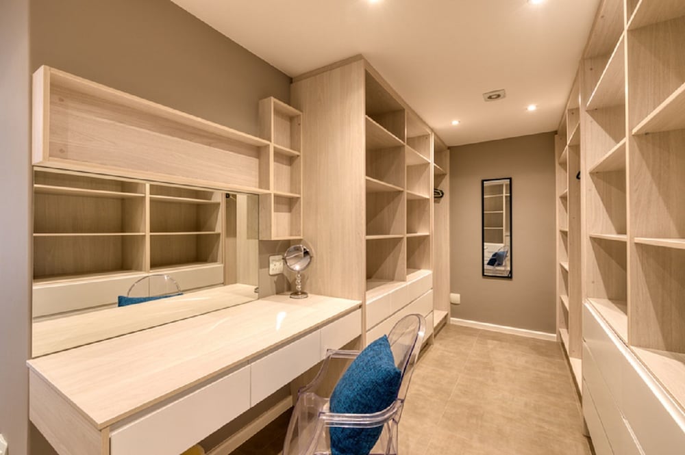 Luxury Room, 1 King Bed, Balcony, Ocean View - Photo 2