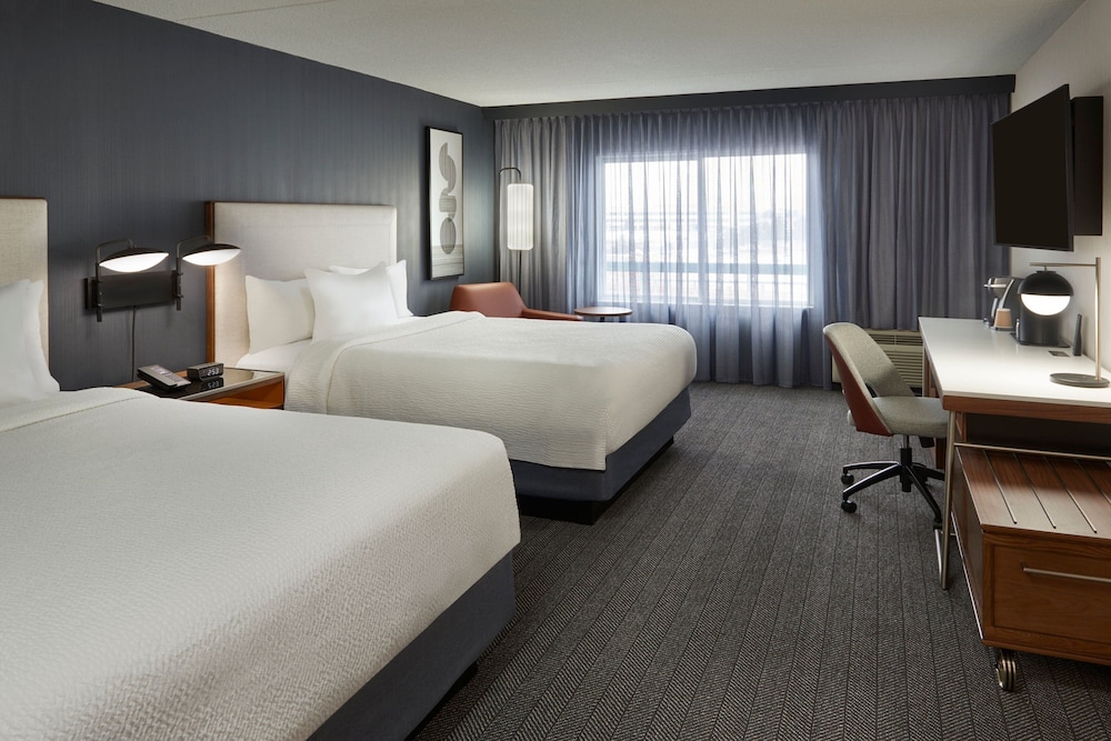 Room, Multiple Beds - Photo 5