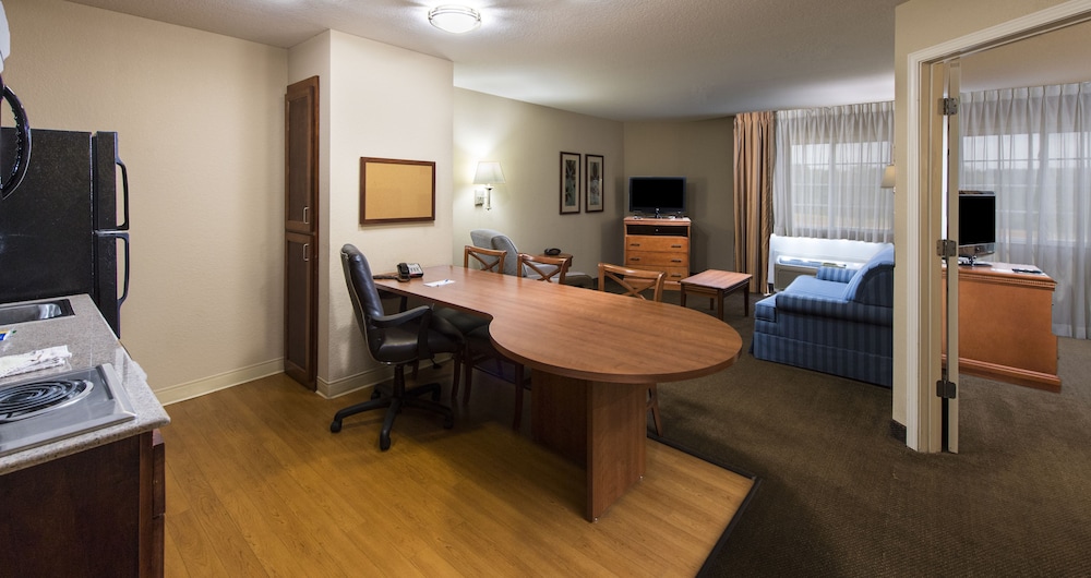 Suite, 1 Bedroom - Photo 2